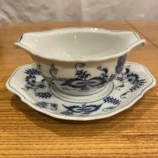 Blue Danube Gravy Boat With Attached Stand 10oz Ribbon Back Stamp Japan 