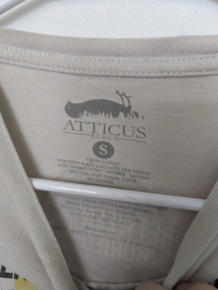 Camiseta Between the Buried and Me Atticus Negra Edición Limitada Firma Pequeña Foto 4 de 4