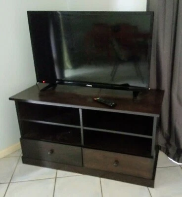 40 Inch Lcd Tv Chiq Brand With Tv Unit Tvs Gumtree Australia