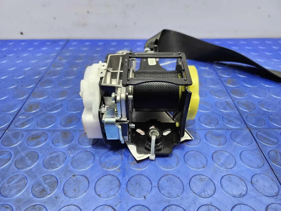 17-22 Kia Niro retrator de cinto de segurança dianteiro lado direito do passageiro preto fabricante de equipamento original - Imagem 3 de 4