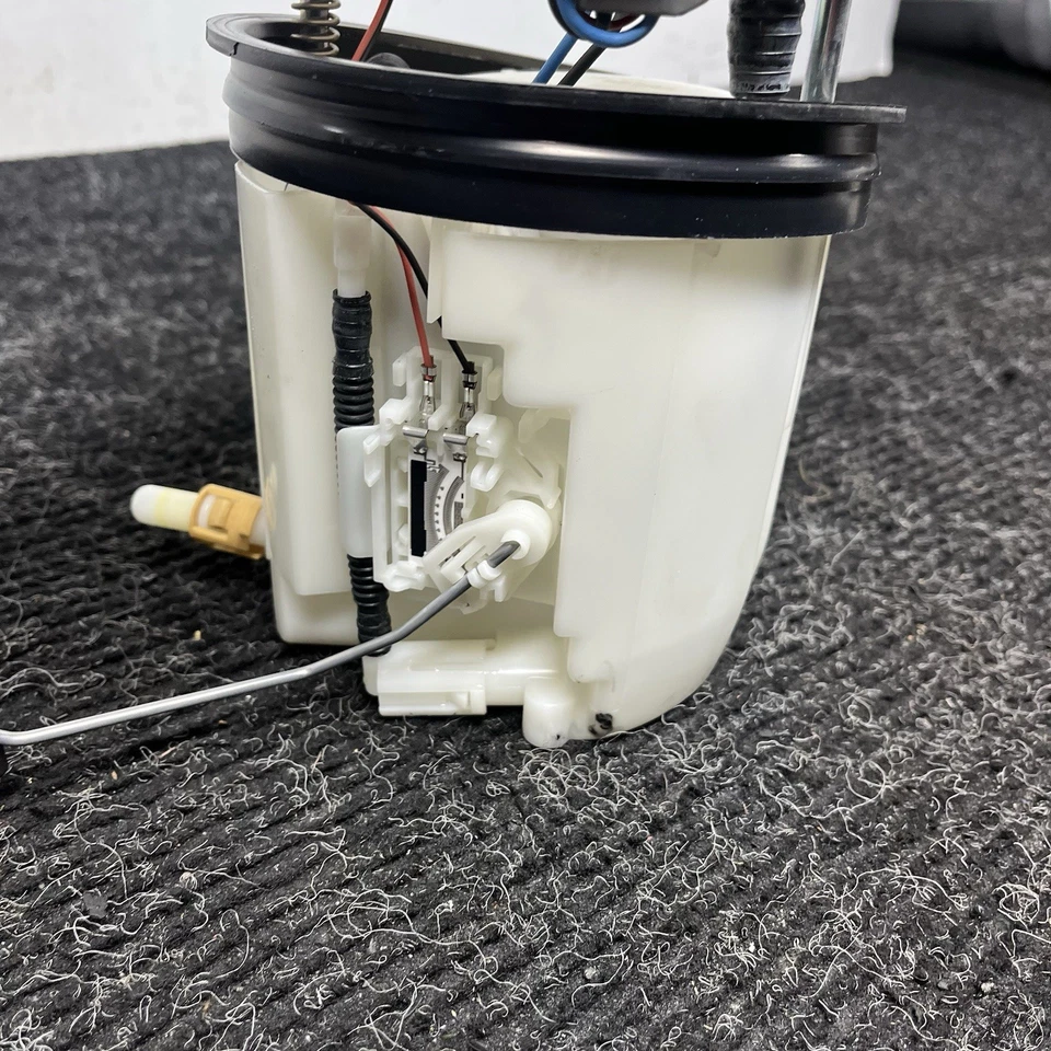 ☑️ 2013-2019 Scion Subaru FR-S BRZ Fuel Pump Assembly 42021CA000 OEM - Image 4 of 4