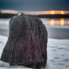 Pack of 9 Winter Essentials Beanie Winter Ski Hat Adult OSFM Black New with tags