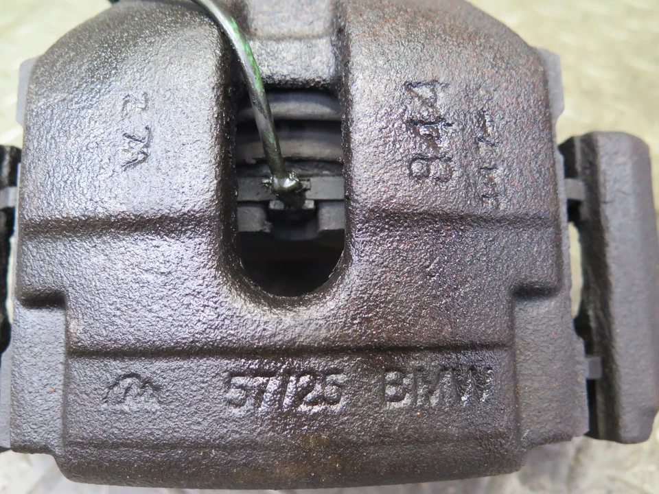 01-06 BMW E46 330i 330Ci RWD SET OF 2 FRONT LEFT & RIGHT BRAKE CALIPER 77K OEM - Image 3 of 4