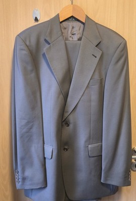  ️Exclusive Hugo Boss Business Suit - Super 100 Virgin Wool - Made in USA...