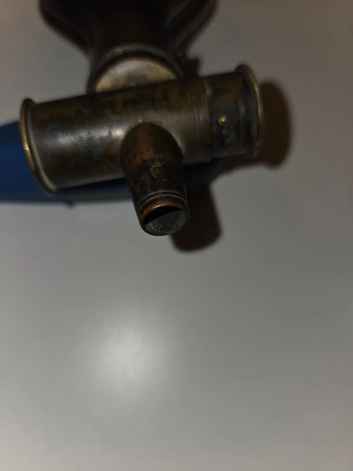 Antique American powder flask associated with the Colt Paterson line of shotguns - Image 4 of 4