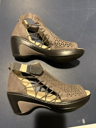 JBU By Jambu Nelly Wedge Sandal Gray Laser Cutout Comfort Memory Foam Size 8.5
