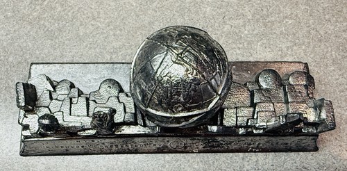 1964 New York World's Fair Unisphere NYC Skyline Souvenir Metal Building USS