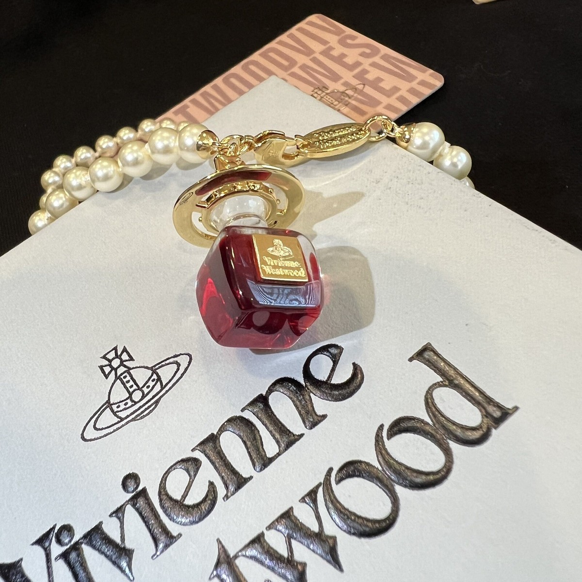 Vivienne Westwood パフュームボトルネックレス　ゴールド×ワイン Vivienne Westwood パフュームネックレス ゴールド×ワイン