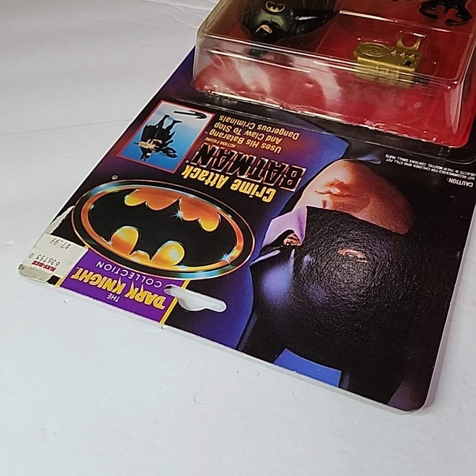 1990 Batman Dark Knight Collection MOC 5" Crime Attack Batman Figure Kenner - Image 4 of 4