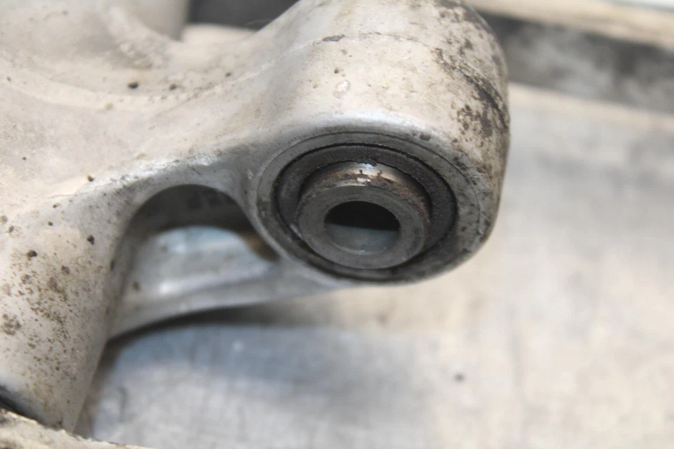 04-05 SUZUKI GSXR750 DOGBONE TRASERO ACOPLAMIENTO AMORTIGUADOR ENLACE 62600-35880 BB81 Foto 3 de 4