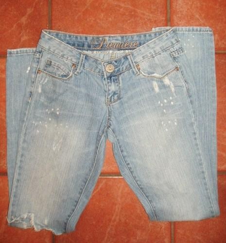 RUE 21 Distressed Jeans EUC 1/2