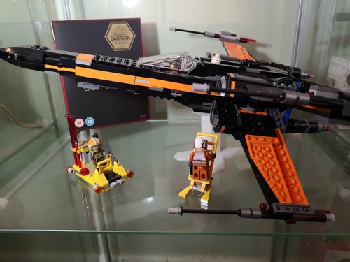 Supporto display LEGO Star Wars per X-Wing 75102 e 75273 di Poe Pameron - Foto 1 di 6