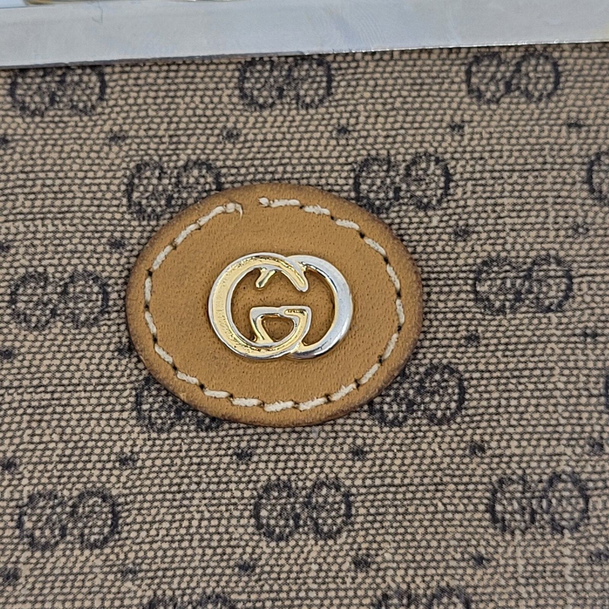 GUCCI ♡ Vintage ♡ clasp coin purse Vintage 70's GUCCI Leather and Canvas Dual Pocket Kisslock