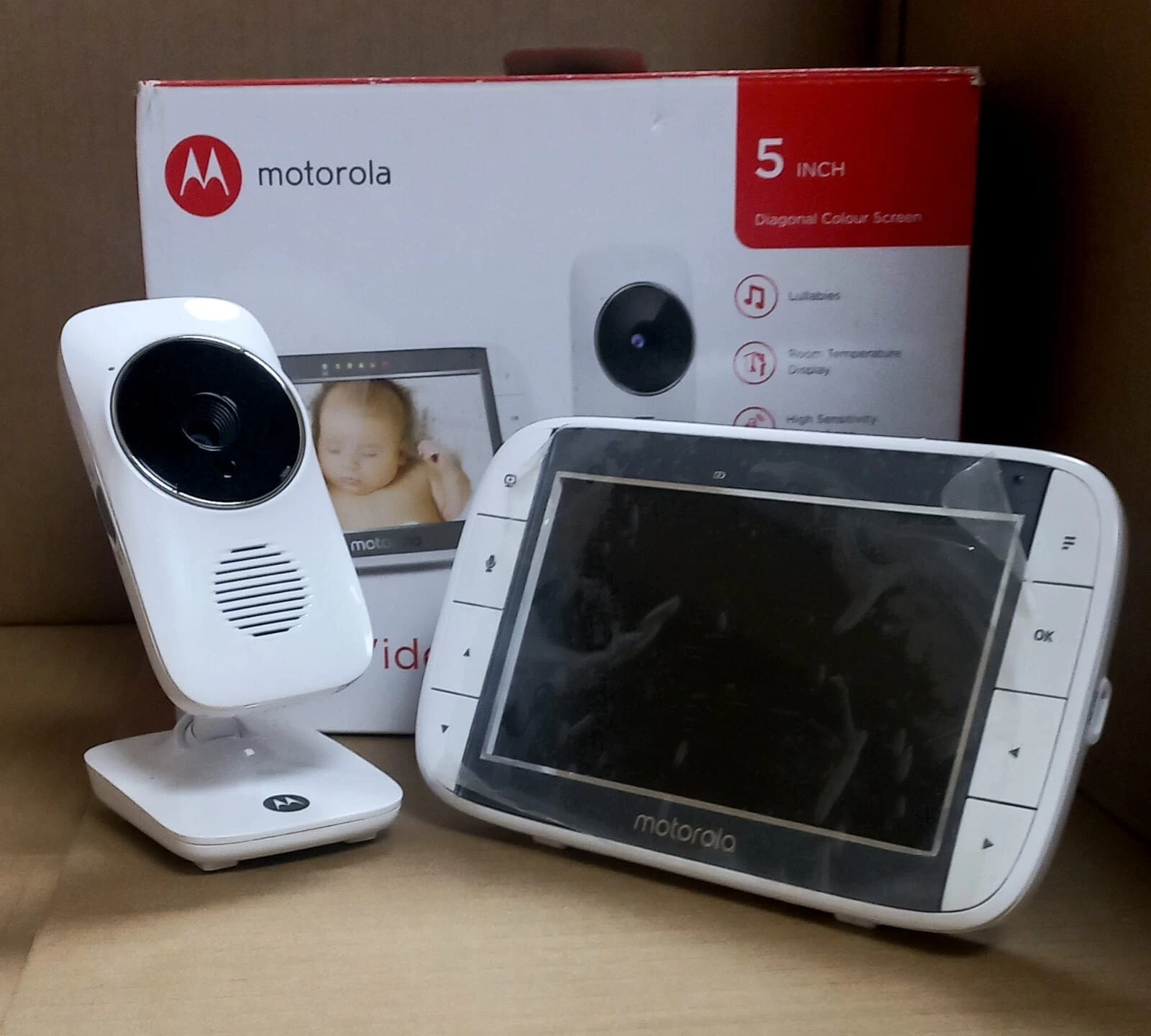 MOTOROLA MBP485 Digital Video Baby Monitor With 5" Colour Screen (EX-DISPLAY)
Opens in a new window 