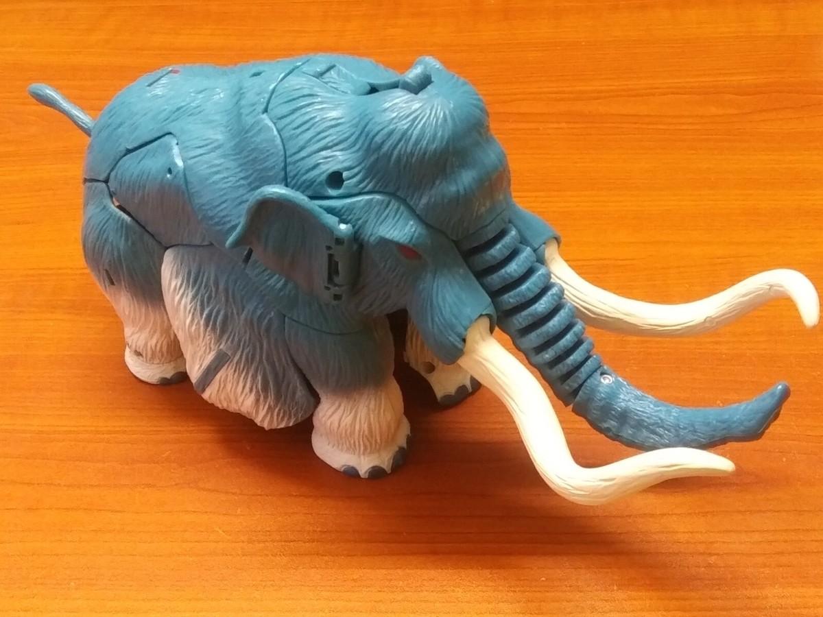 Transformers TFCC Botcon Subscription Ultra Mammoth Magnus