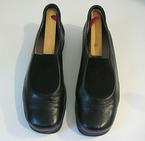 Bruno Magli Black Soft Leather Elastic Top Flats Made in Italy Size 7 1/2  M - Picture 1 of 4