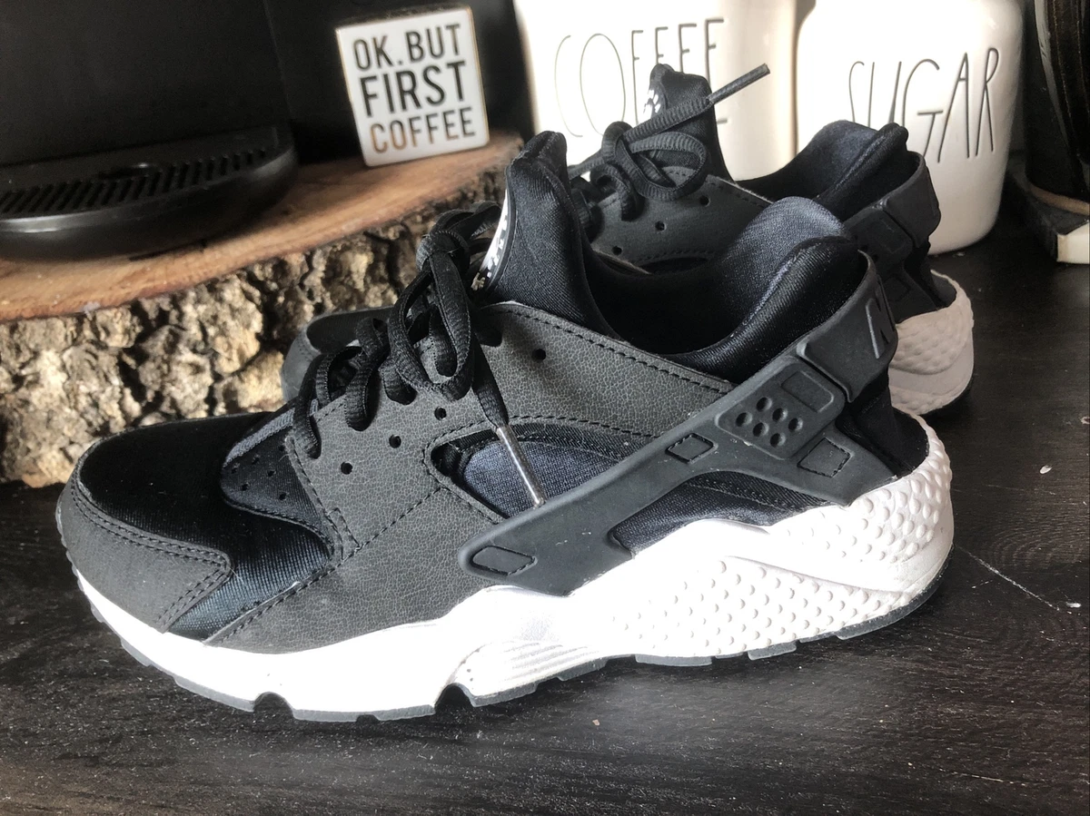 Nike Air Huarache Black White