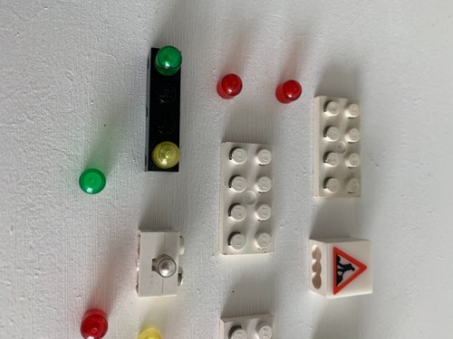 LEGO VINTAGE CIRCUITO ELETTRICO PEZZI LUCI E SUONI, 4757, SIRENA 9V + ALTRO - Foto 2 di 5