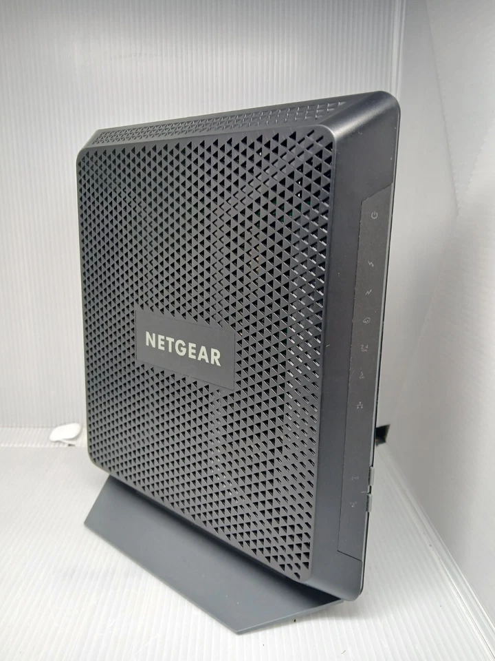 Netgear Nighthawk "AC1900" Cable Modem Router (C7000v2) Powers On - Image 3 of 4