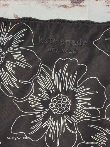 Kate Spade Laptop Sleeve 14" Black Shiney Floral Excellent Soft with Zipper - 第 4/11 張圖片