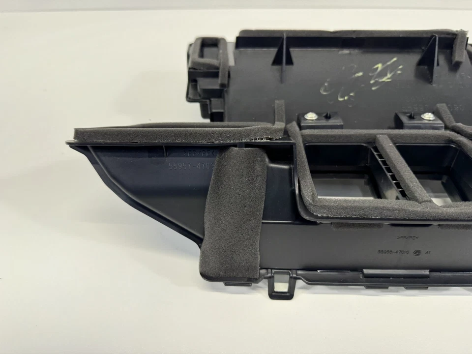 Toyota Prius 2016-2022 boquilla descongeladora parabrisas plástico 55990-47090 OEM Foto 3 de 4