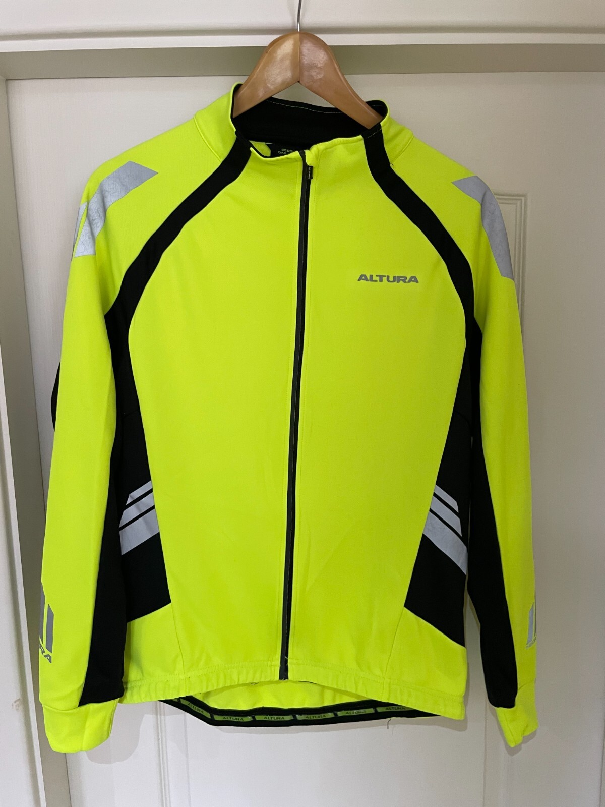 Altura Night Vision Cycling Jacket XL Yellow Hi Viz. Full Zip, Great