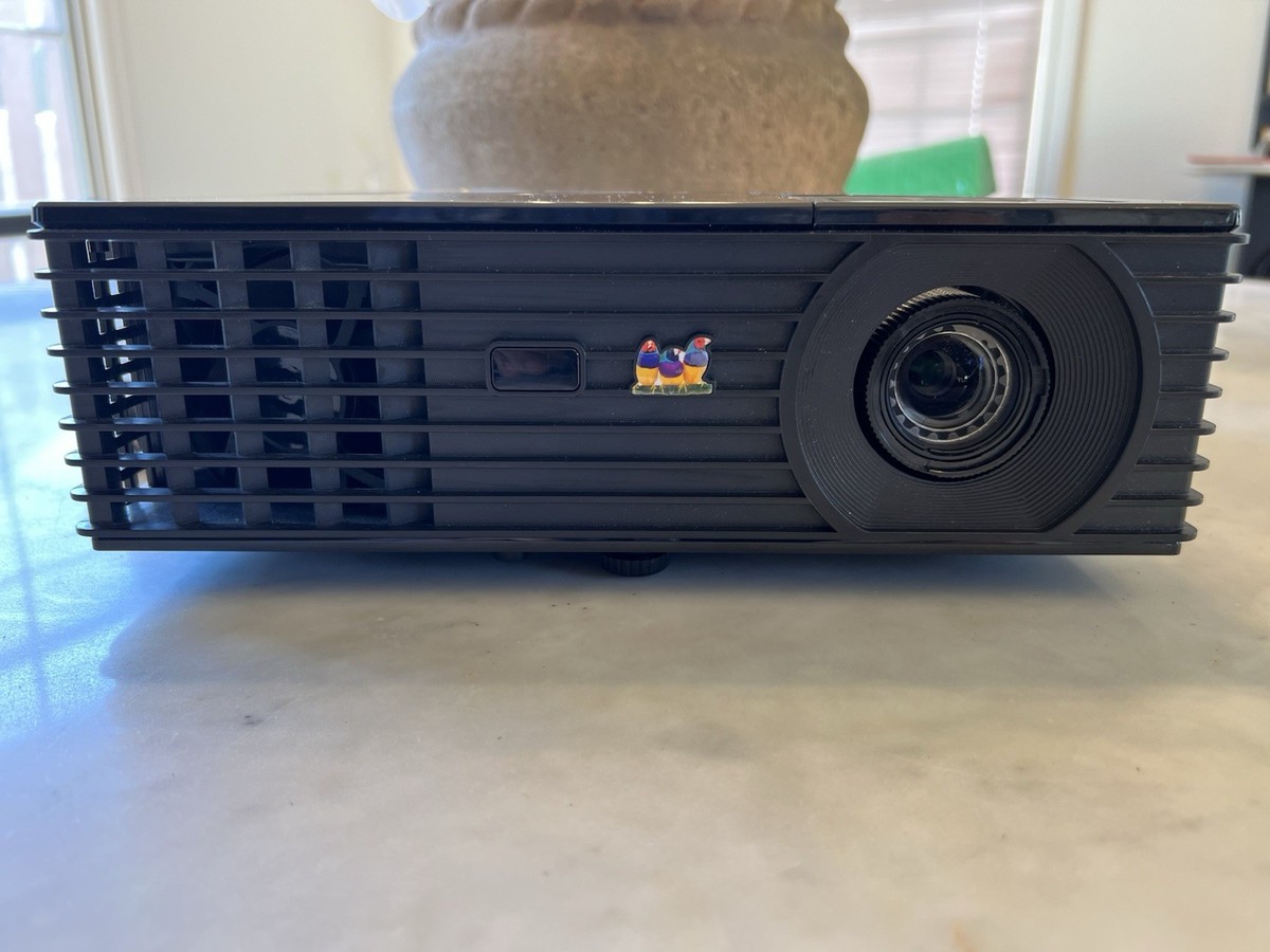 ViewSonic PJD5132 DLP Projector 2800 Lumens 15000:1 800x600 VGA