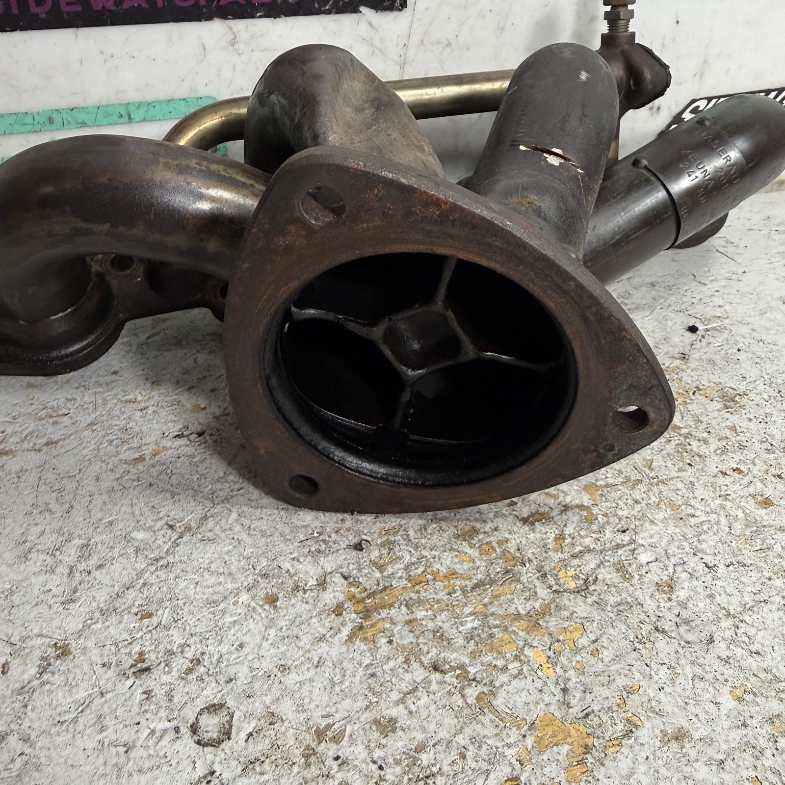 04-08 Maserati Quattroporte Right Engine Exhaust Header Manifold M139 F136