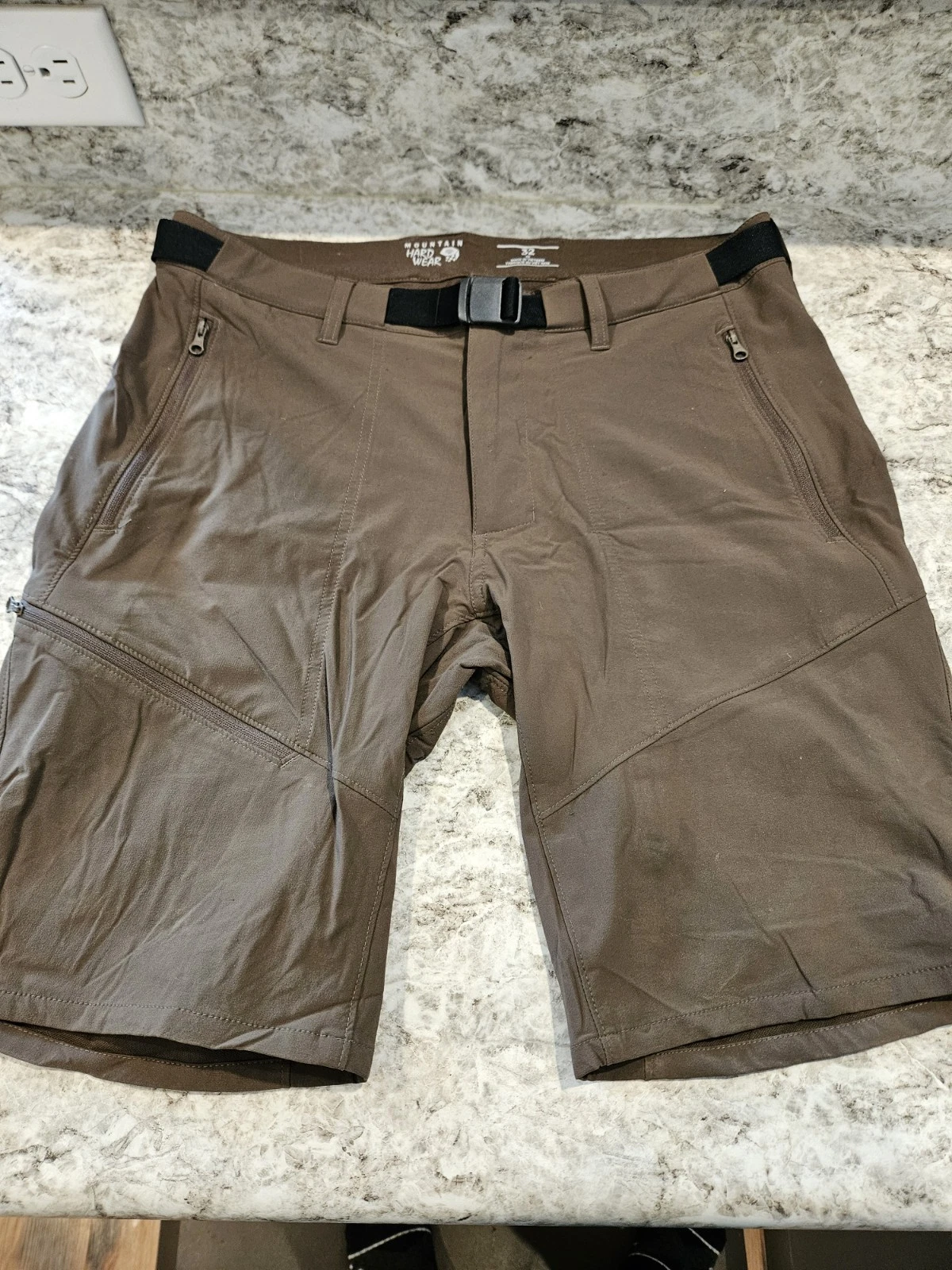 Mens Mountain Hardwear Chockstone Shorts Size 32 Brown Hiking Outdoor