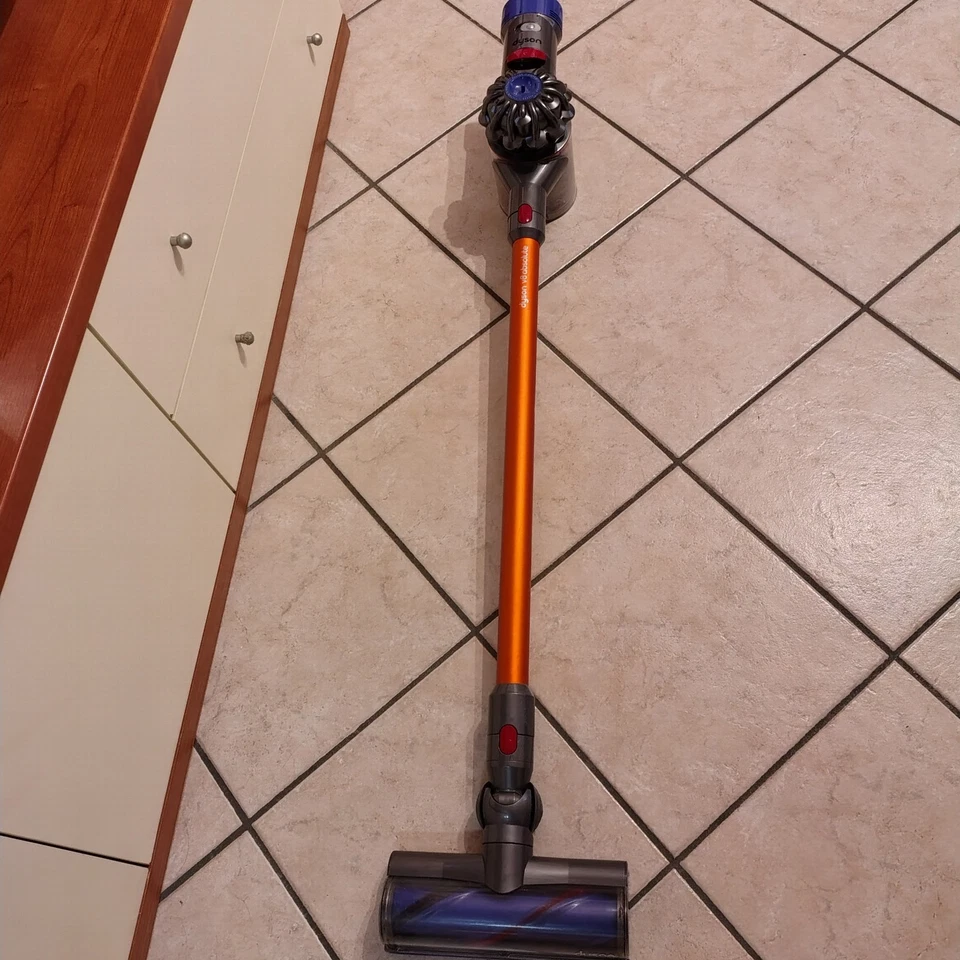 Dyson V8 Absolute, foto 1 di 5