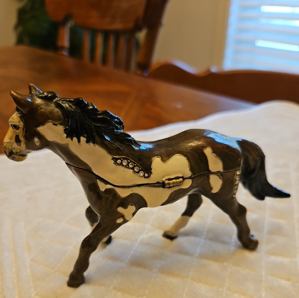 Horse Trinket Box. Hand Painted Enamel with Swarovski Crystals - Image 3 of 4