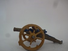 Stara cynowa figurka / działo 1