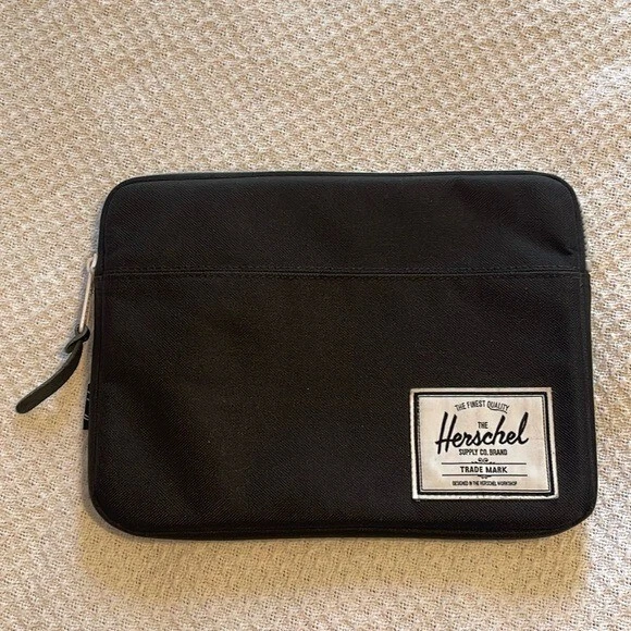 Herschel Tablet Ipad Accesorios Estuche Negro con Borde Blanco 7 x 10 Foto 2 de 4