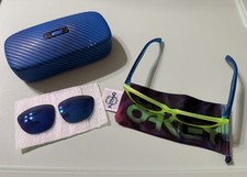 BRAND NEW LIMITED EDITION OAKLEY FROGSKINS BLACKLIGHT GREEN/BLK WITH GREY