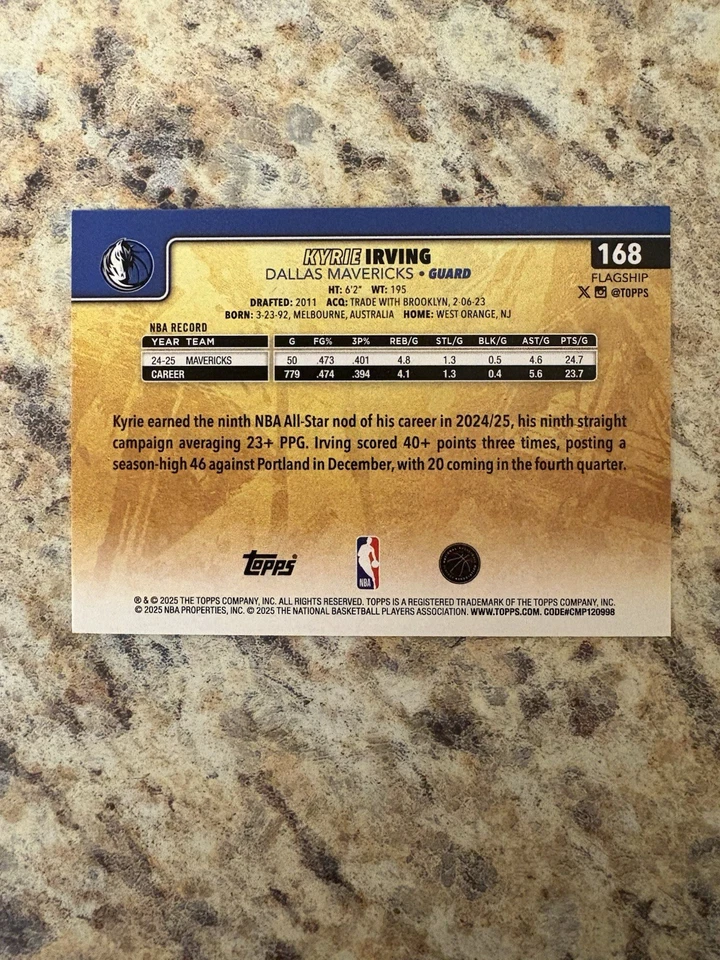 2025-26 Topps Basketball - Kyrie Irving Golden Mirror Parallel SSP Mavericks - Imagem 2 de 2