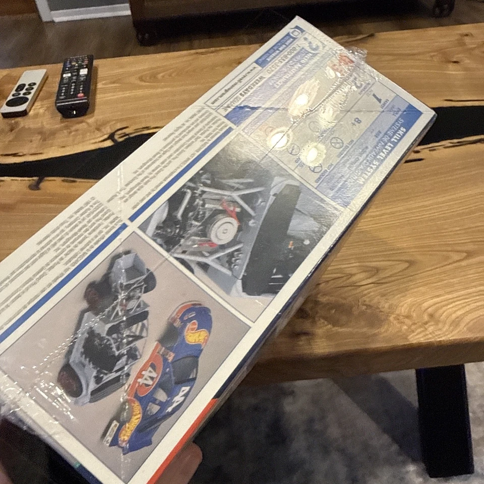 Revell Kyle Petty #44 Hot Wheels Pontiac Grand Prix Model Kit 85-2524 | NEW - Image 4 of 4