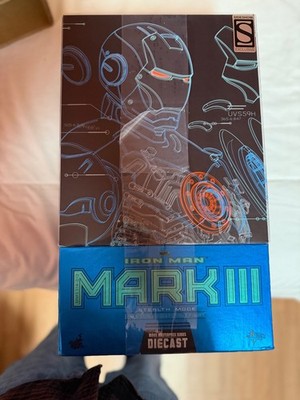 Hot Toys MMS314D12 Iron Man Mark III (Stealth Mode Version) Figure 1:6 Scale