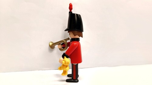 Playmobil 5957 FAO Schwarz 150th Anniversary Toy Soldier Figure Trumpet Bear - Bild 3 von 7