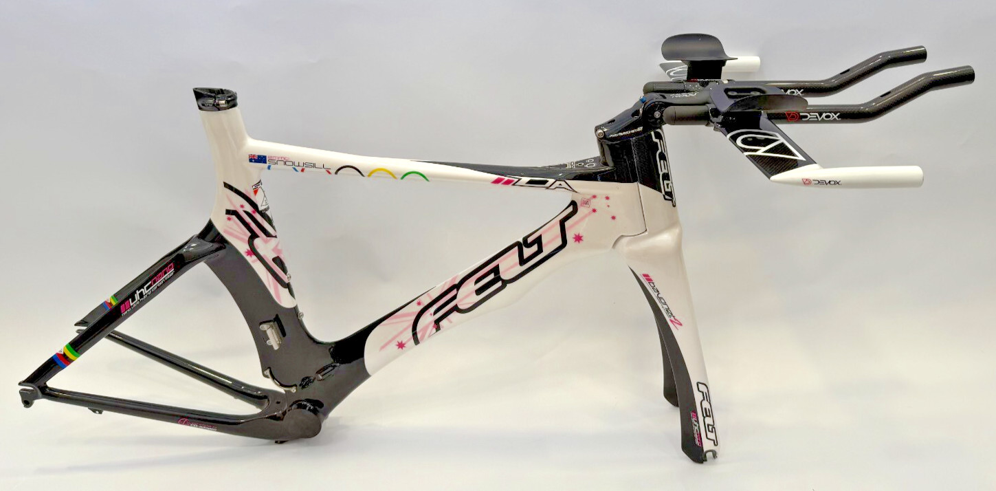 NEW (NOS) RARE 50cm FELT DA1 Triathlon/TT Frameset + Extras- Emma Snowsill