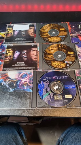 Paquete de juego de PC de Blizzard con Warcraft III x2, Starcraft - Imagen 2 de 3
