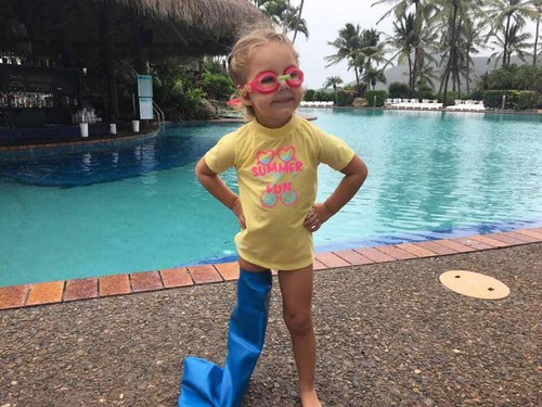 Bloccs Waterproof Cast Cover, Child Leg (Small) - Picture 7 of 11