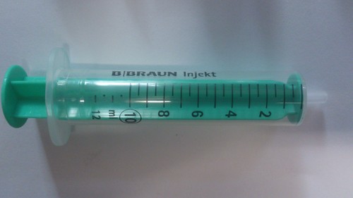 * Braun 2016-08 Injekt Syringe For all Scales apply smoke oil or glue scenics - Picture 2 of 2