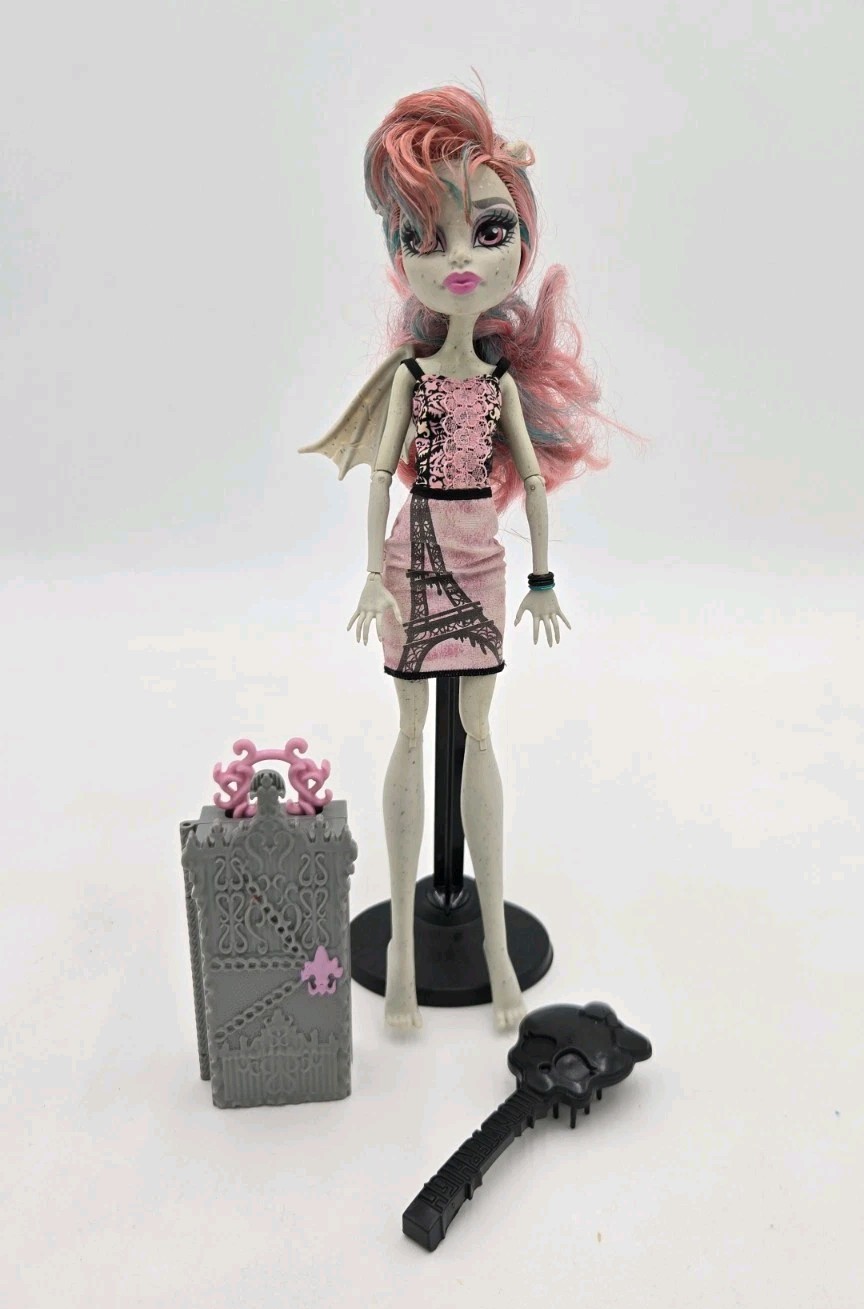 Monster High Scaris Rochelle Goyle Doll City Frights 2012 Missing One Wing