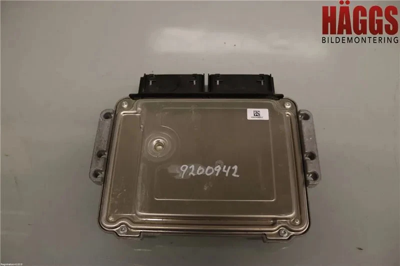 Centralina motore originale (ECU) destra FORD FIESTA VI Van 2016 - Immagine 2 di 3