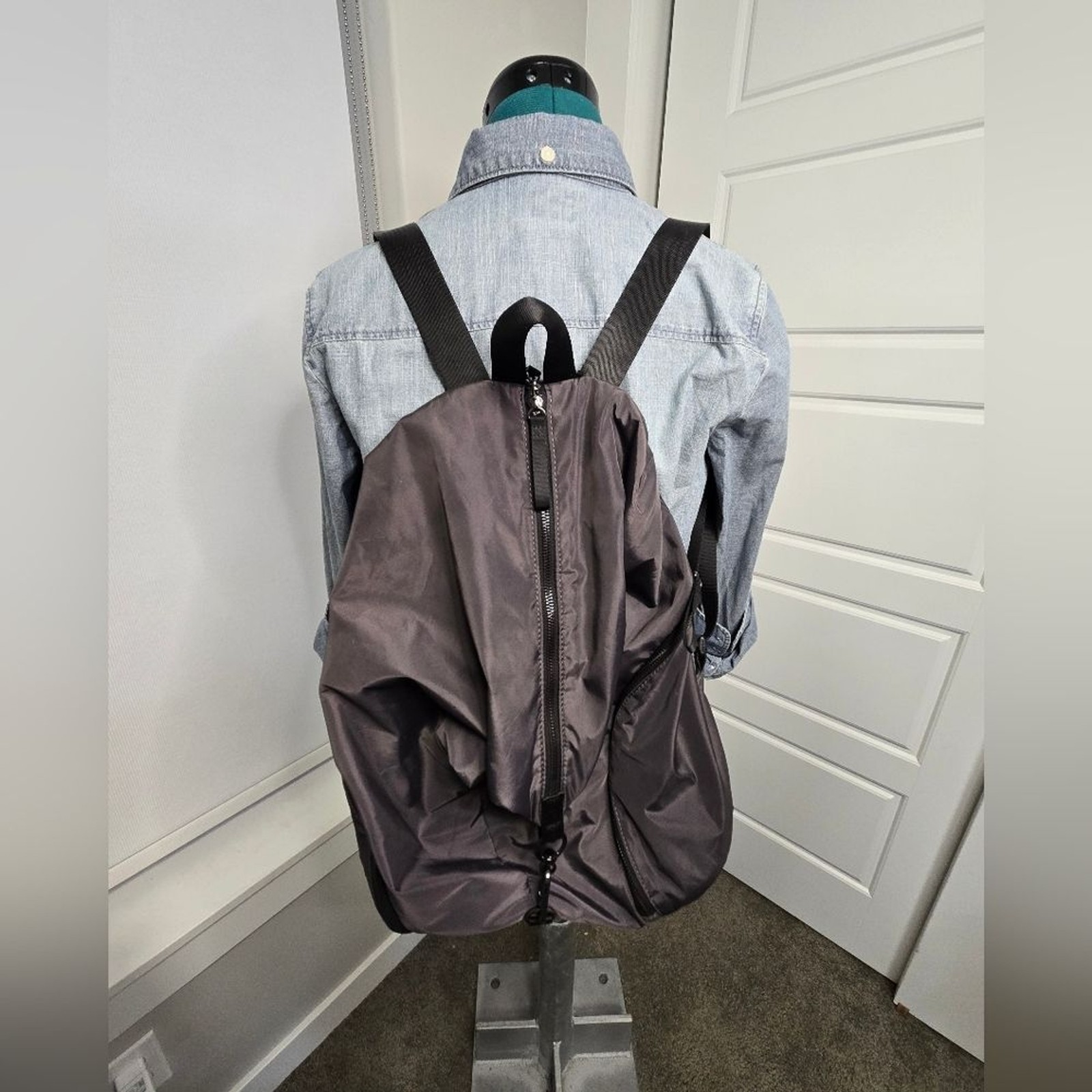 FABLETICS THE ROW BACKPACK ATHLETIC ACTIVEWEAR YO… - image 2