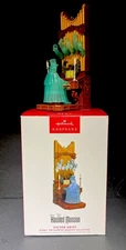 Disney Victor Geist Haunted Mansion Hallmark Ornament 2023 SOUND & LIGHTS *MINT*