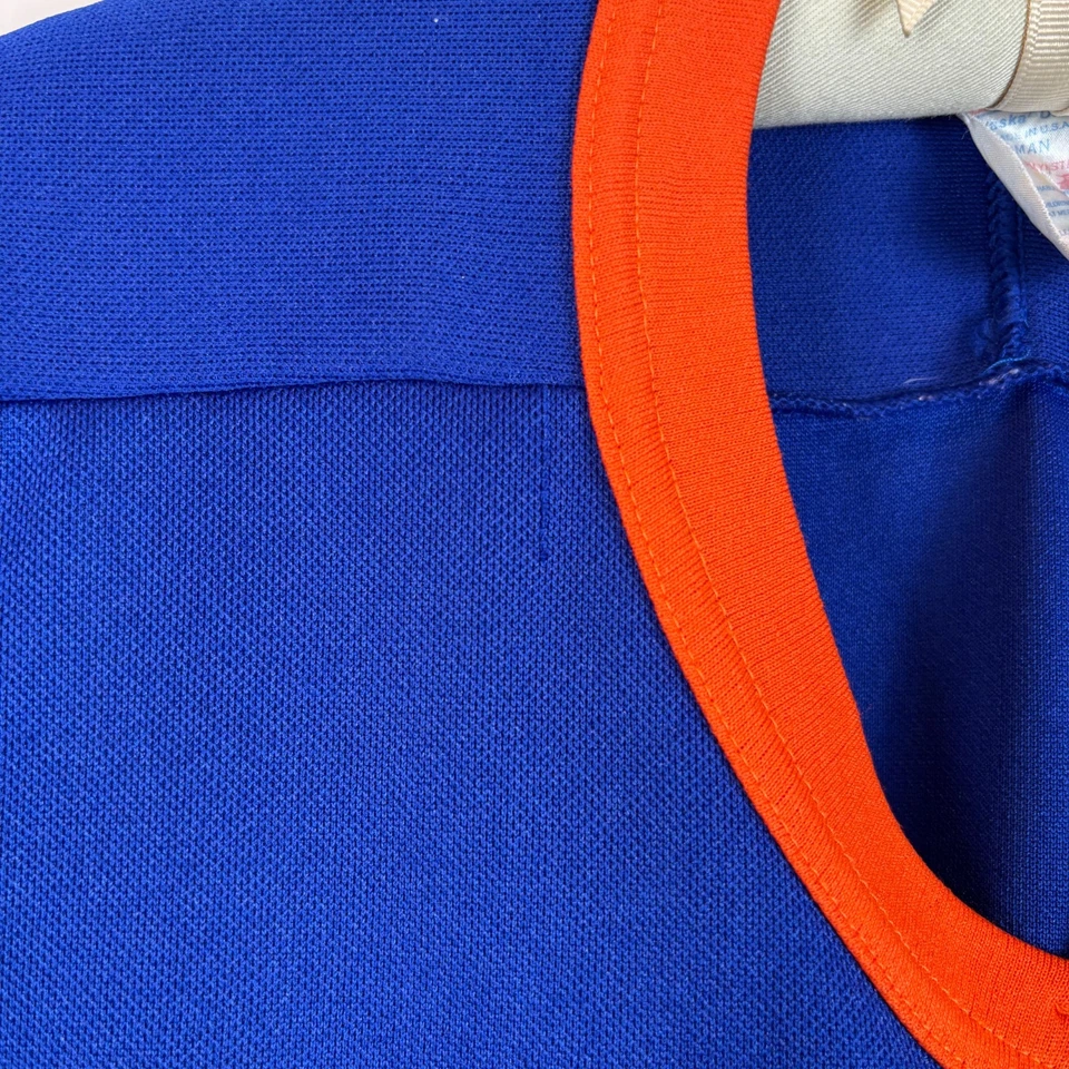 NHL Vintage 80's NY Islanders CCM by Maska Size Large Jersey - Image 3 of 4