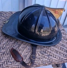 VINTAGE CAIRNS 900P FIRE HELMET-Philadelphia Pa. Very Clean Size Large 7-1/8