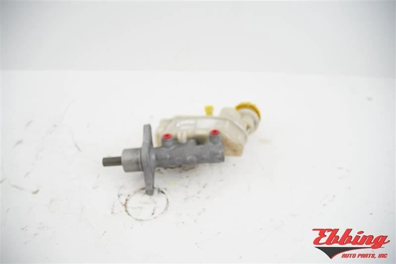 Brake Master Cylinder Automatic Transmission Fits 2013-2016 Dodge Dart 684850 - Imagem 2 de 4