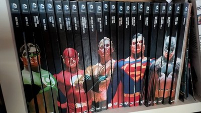 DC Comics Graphic Novel Collection 1-23